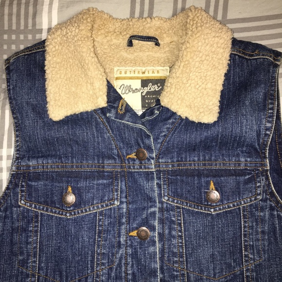 SOLD VTG Wrangler Sz L fleece jean denim vest - Picture 3 of 8